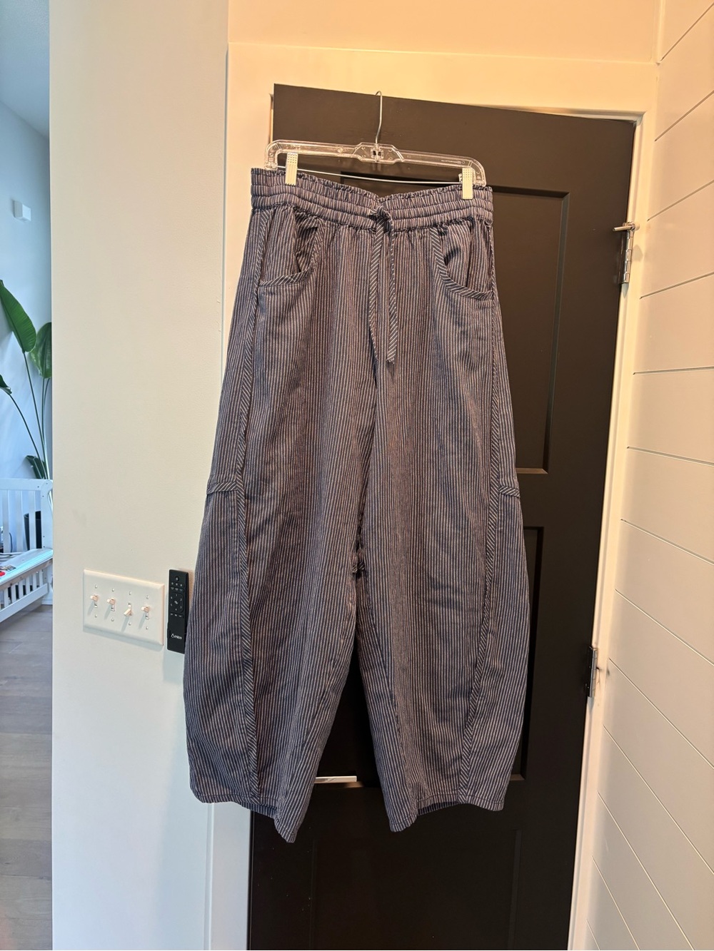 Free People Something Good Pull On Barrel Pants Large Navy Combo NWT Wide Leg - Picture 5 of 11